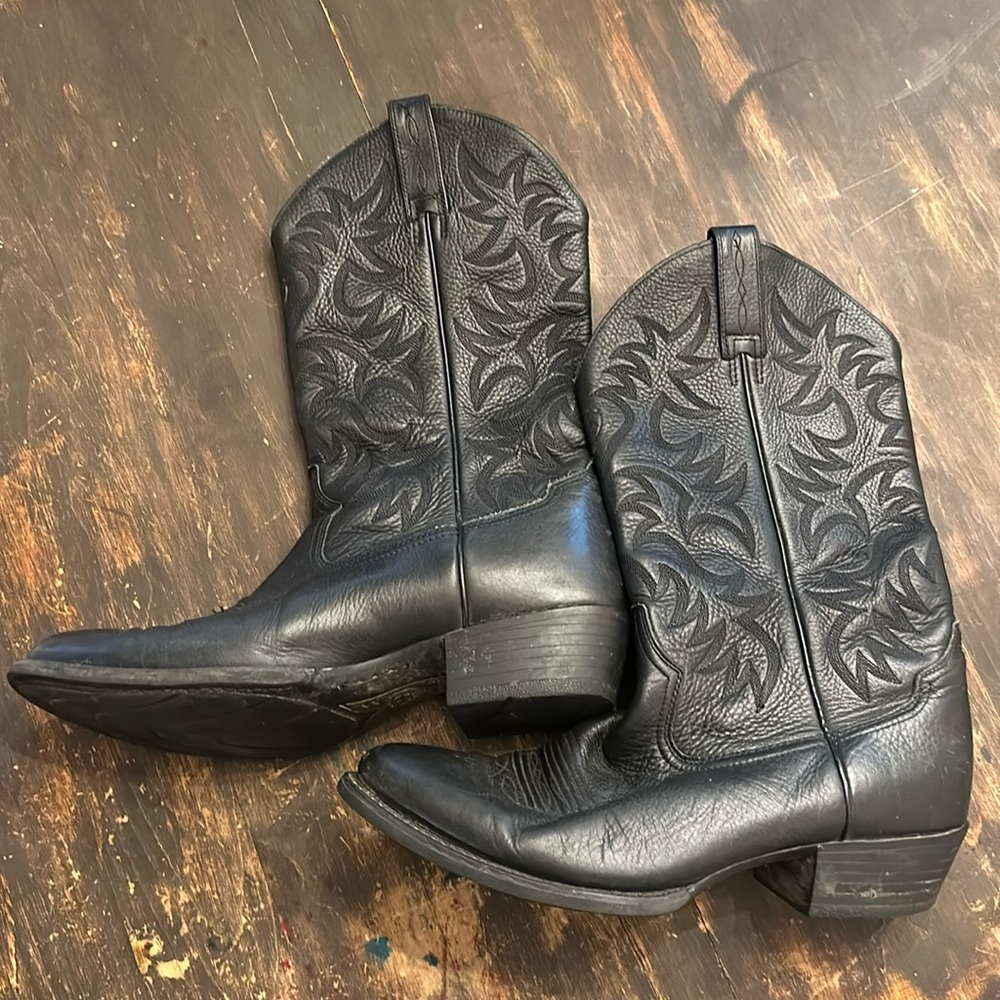 Ariat leather cowboy boots